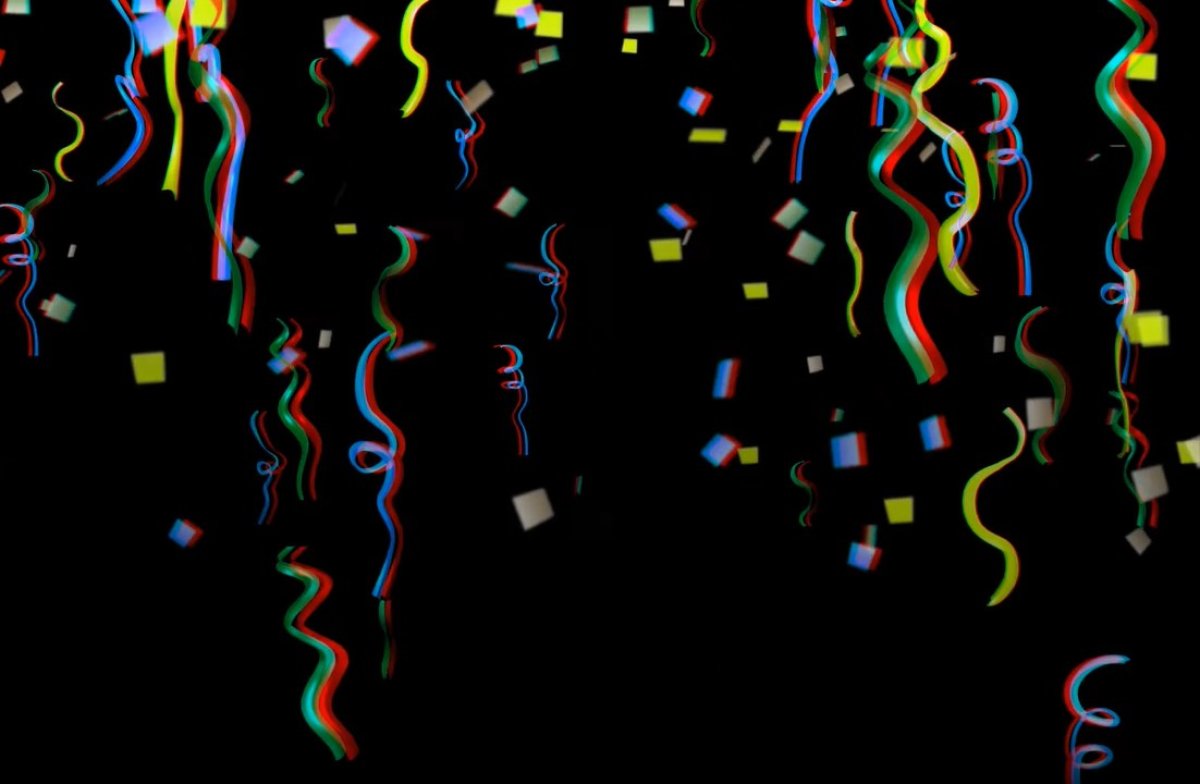 סרטונים ב-3D - גשם של צורות מרתקות, מסקרנות ומהנות. נסו לתפוס אותן!