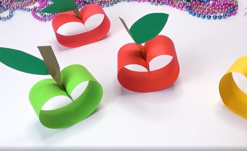 יצירה שהיא קישוט: איך מכינים תפוח מפסי נייר?