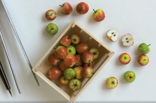 אליפות: האמן הזה מכין תפוחים מיניאטורים שנראים בדיוק כמו הדבר האמיתי