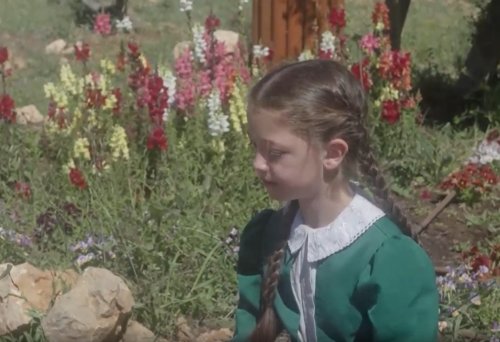 זה העולם | סרט לנערות, כיצד הגיעו ילדות לגור במרתף חשוך?