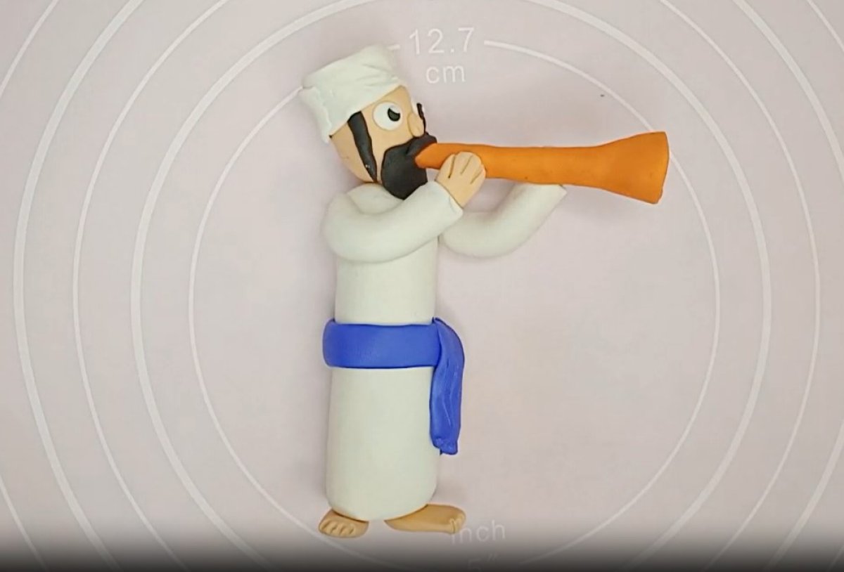 חוג פלסטלינה, מתחברים למקדש | לוי עם חצוצרה