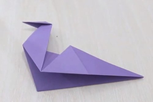 איך מכינים ציפור נייר שיכולה לזוז ולנענע את הראש?