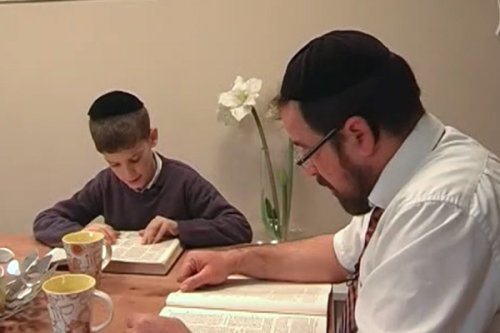 אבות ובנים | אדם שהניח חפץ ברשות הרבים