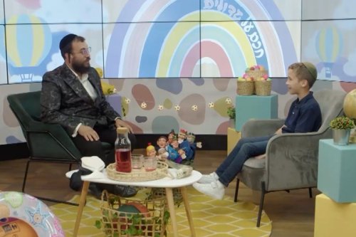 חכם על גדולים | הילד בער'קה מארח את החזן ישראל נחמן