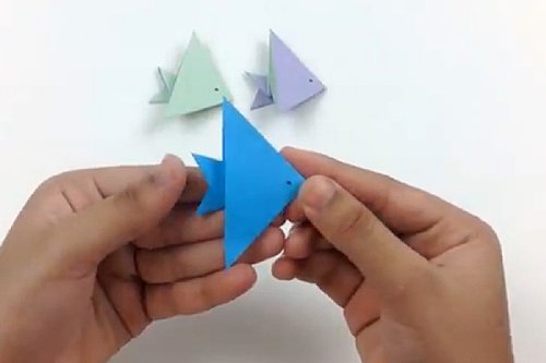הכינו דג מנייר צבעוני | חושבים שיכולים? בהצלחה