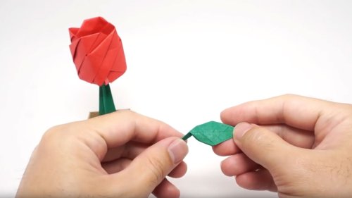 עלה אוריגמי יפהפה