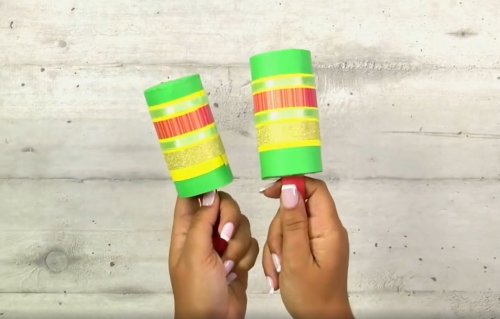 איך מכינים כלי נגינה מגליל קרטון בקלי קלות?