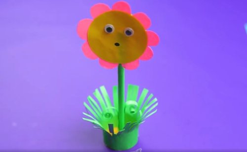 יצירה בקלי קלות: הכינו פרח נייר צבעוני וחמוד
