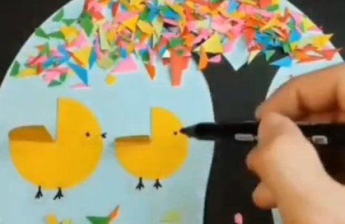 שעת יצירה: הכנת ציורי טבע מגזרי נייר צבעוניים