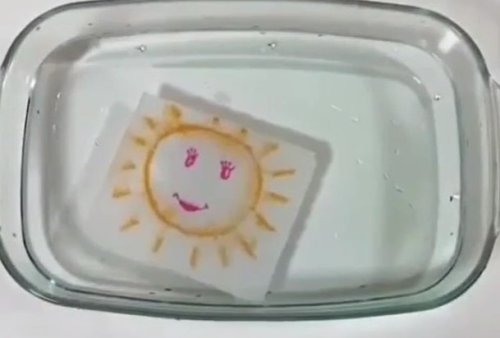 הציור הקסום: מגע עם המים הופך את הציור לשלם