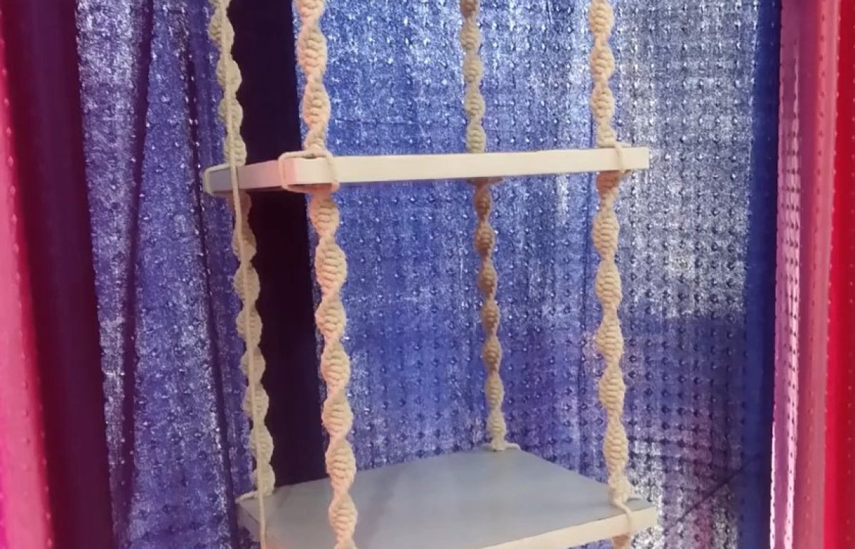 ידעתם שאפשר להכין מדפים נתלים בעזרת מקרמה?