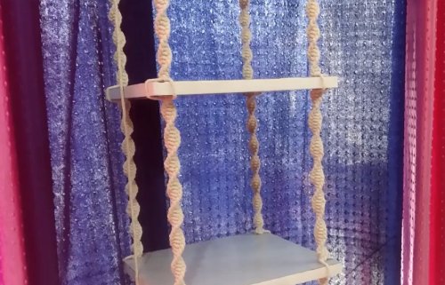 ידעתם שאפשר להכין מדפים נתלים בעזרת מקרמה?