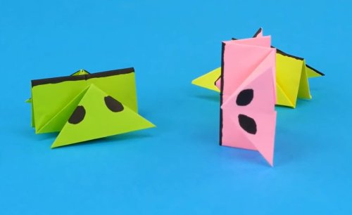 אוריגמי למתחילים | איך יוצרים צעצוע קופץ מפיסת נייר צבעוני?