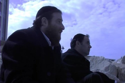 דרושים | 'הרפתקאות' יוסי וחיים בחיפוש עבודה