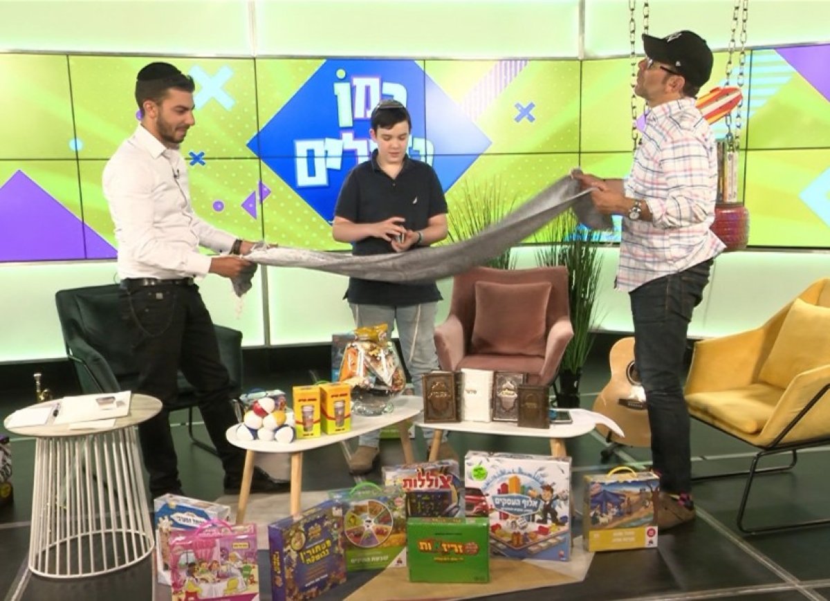 כמו גדולים, עונה 2 | אורחים מעניינים והרבה הפתעות. עם ישי לפידות ויונתן זיו - יום הולדת ליוני