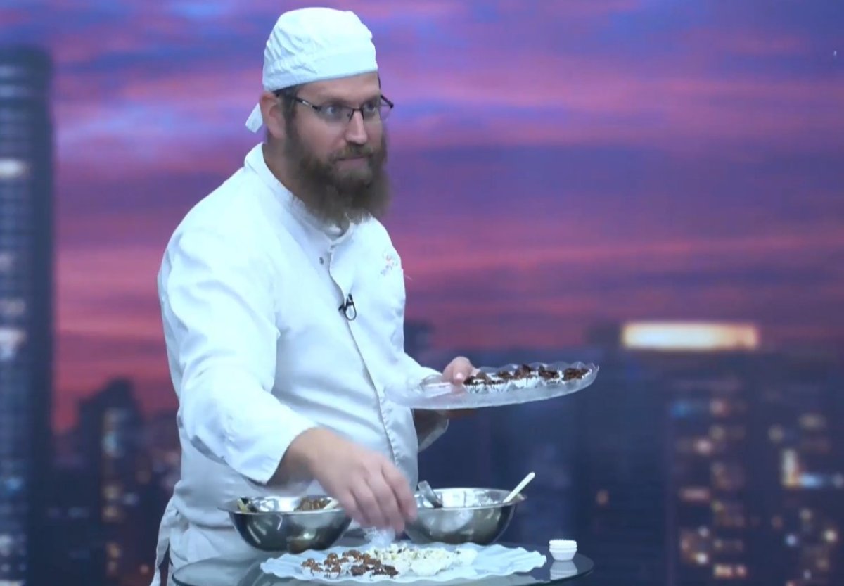 הקפטנים | אב ובן בתוכנית אירוח מלאה הפתעות - מכינים פררו רושה