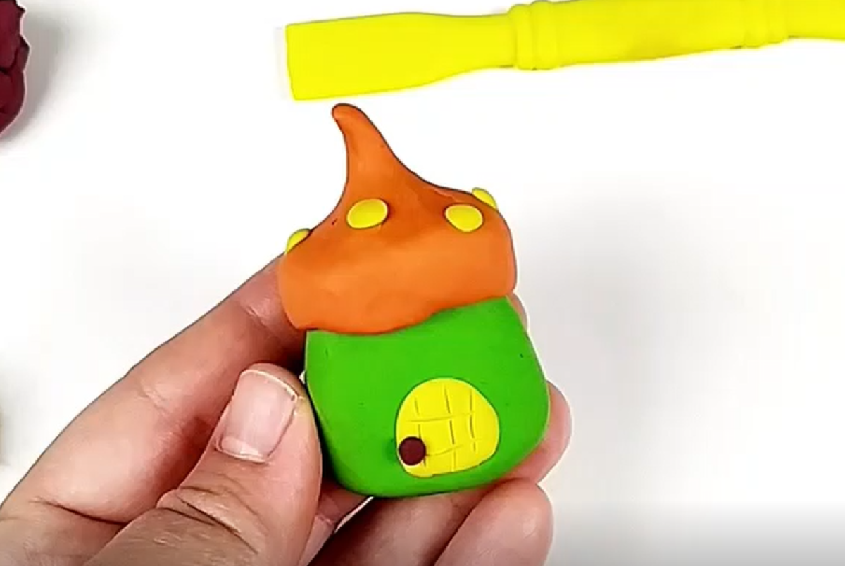 חוג יצירה בפלסטלינה | בית גמדים מפלסטלינה