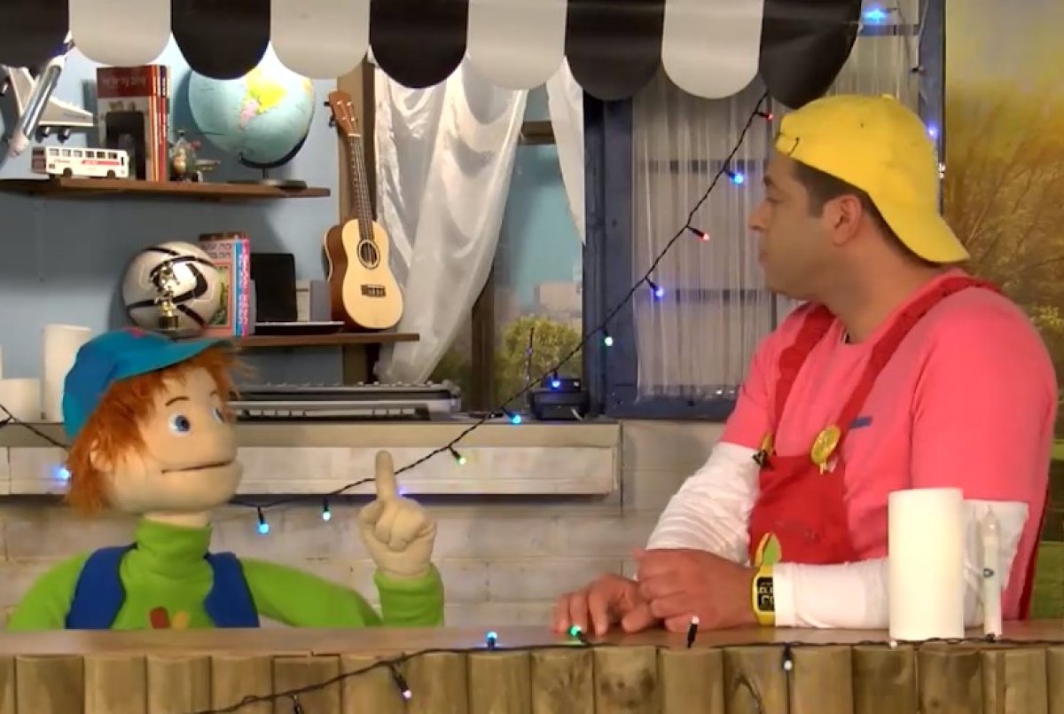 צור משלנו | מעט מן האור דוחה הרבה מן החושך