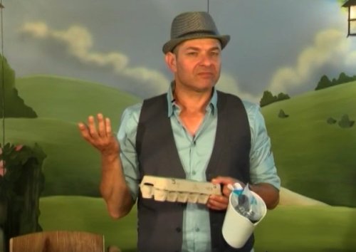 סיפורי אי שם | הסוחר בין שתי עיירות